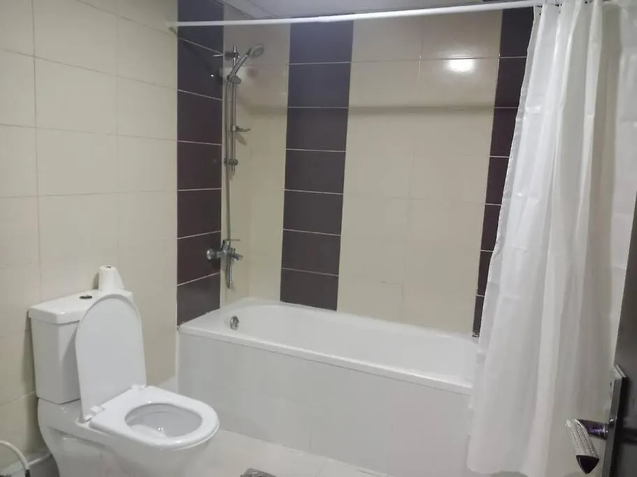 One Bedroom Apartment In Dubai Marina Near Blue Water